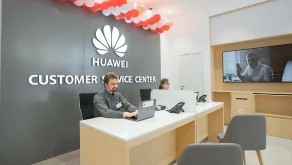 Huawei P smart Z: недорогой "безрамочник" с выдвижной селфи-камерой