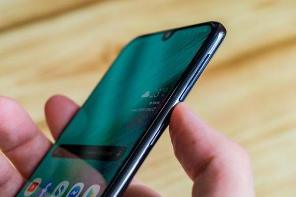 Обзор Samsung Galaxy A40 &mdash; компактный средний класс
