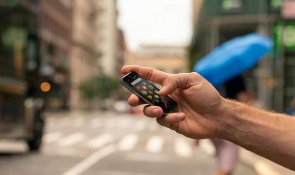 Palm представила смарт-компаньона для телефона Palm представила смарт-компаньона для телефона