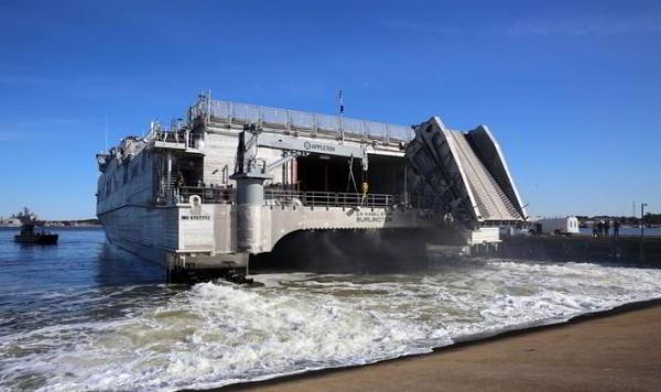 Американские ВМС планируют постройку гигантского «корабля-госпиталя» Американские ВМС планируют постройку гигантского «корабля-госпиталя»