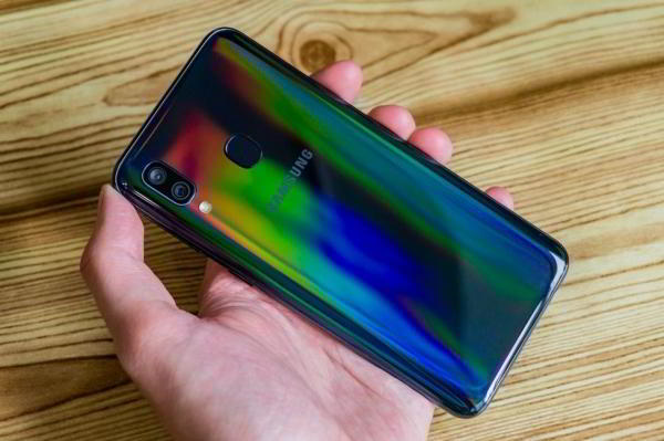 Обзор Samsung Galaxy A40 &mdash; компактный средний класс