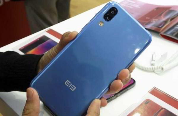 Обзор Elephone A6 Mini: яркого бюджетного смартфона Обзор Elephone A6 Mini: яркого бюджетного смартфона