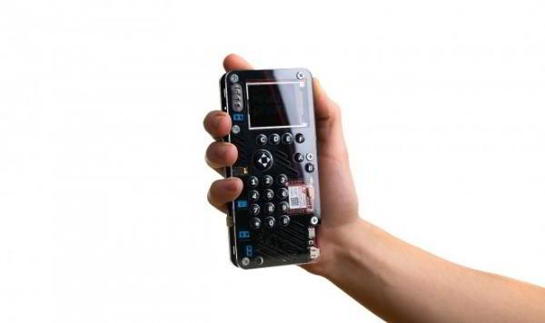 Набор MakerPhone позволит собрать и запрограммировать собственный смартфон