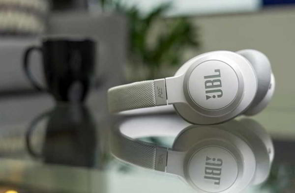 Обзор JBL Live 650BTNC: прекрасный компаньон для ежедневной музыки Обзор JBL Live 650BTNC: прекрасный компаньон для ежедневной музыки