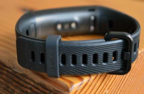 Обзор Huawei Band 3 Pro: все фитнес-функции по доступной цене Обзор Huawei Band 3 Pro: все фитнес-функции по доступной цене