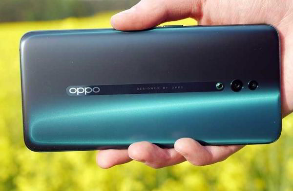 Обзор Oppo Reno: уникальный телефон с выдвижной камерой Обзор Oppo Reno: уникальный телефон с выдвижной камерой
