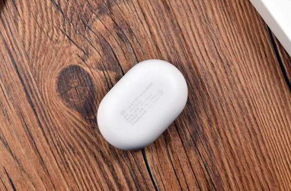 Обзор Xiaomi Mi AirDots: беспроводной звук и невысокая цена Обзор Xiaomi Mi AirDots: беспроводной звук и невысокая цена
