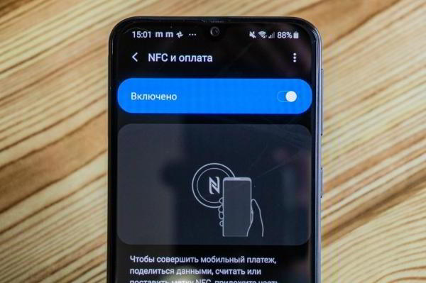 Обзор Samsung Galaxy A40 &mdash; компактный средний класс