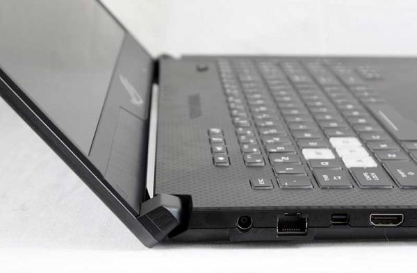 Обзор ноутбука Asus ROG Strix Scar II GL704: компактный и мощный Обзор ноутбука Asus ROG Strix Scar II GL704: компактный и мощный