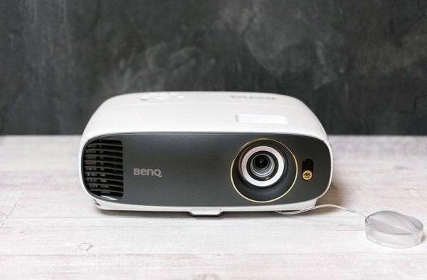 BenQ W1700 &mdash; Обзор 4K HDR проектора по цене хорошего телевизора
