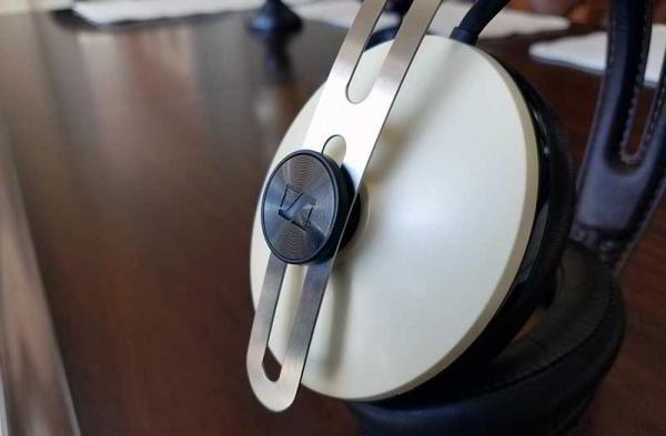 Обзор Sennheiser Momentum Wireless: высококлассных беспроводных наушников Обзор Sennheiser Momentum Wireless: высококлассных беспроводных наушников