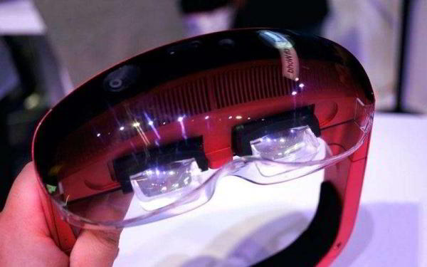 Новая гарнитура дополненной реальности Lenovo DaystAR похожа на Microsoft Hololens Новая гарнитура дополненной реальности Lenovo DaystAR похожа на Microsoft Hololens