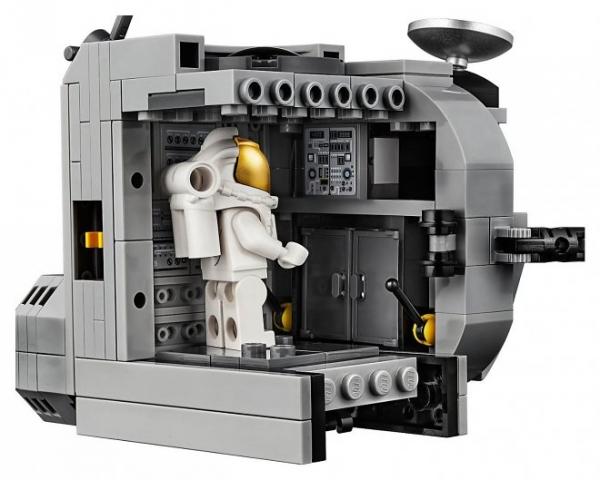 К юбилею высадки на Луну компания Lego выпустила особый набор конструкторов К юбилею высадки на Луну компания Lego выпустила особый набор конструкторов