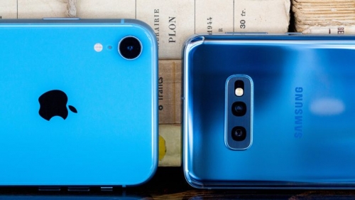 Samsung accused of misleading customers on Galaxy S 'water resistance' Samsung accused of misleading customers on Galaxy S 'water resistance'