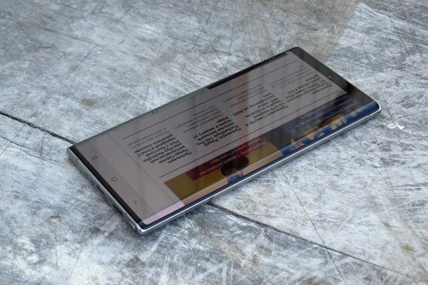 Обзор Samsung Galaxy Note 10 Plus: смартфон с отличной камерой, идеальными изгибами и скрытыми недостатками Обзор Samsung Galaxy Note 10 Plus: смартфон с отличной камерой, идеальными изгибами и скрытыми недостатками