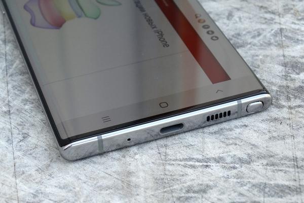Обзор Samsung Galaxy Note 10 Plus: смартфон с отличной камерой, идеальными изгибами и скрытыми недостатками Обзор Samsung Galaxy Note 10 Plus: смартфон с отличной камерой, идеальными изгибами и скрытыми недостатками