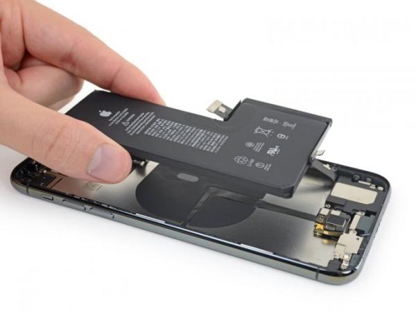 Разбираем на части iPhone 11 (15 фото)