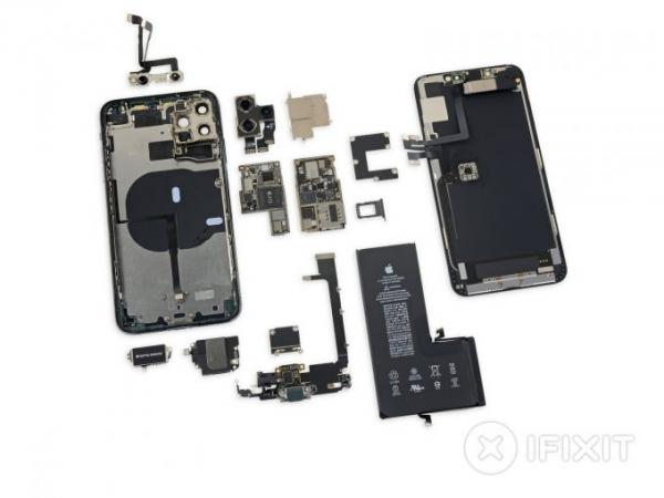 Разбираем на части iPhone 11 (15 фото)