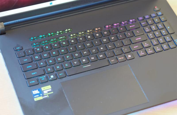 Обзор Asus ROG Strix Scar 18 (2025): невероятно мощного игрового ноутбука с RTX 5090 Обзор Asus ROG Strix Scar 18 (2025): невероятно мощного игрового ноутбука с RTX 5090
