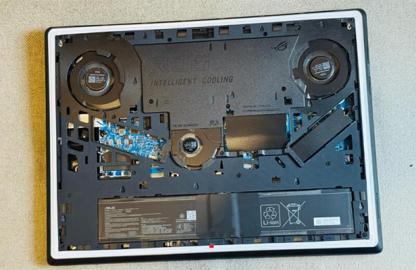 Обзор Asus ROG Strix Scar 18 (2025): невероятно мощного игрового ноутбука с RTX 5090 Обзор Asus ROG Strix Scar 18 (2025): невероятно мощного игрового ноутбука с RTX 5090