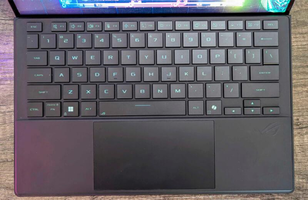 Обзор Asus ROG Flow Z13 (2025): мощного игрового планшета 2-в-1 с дисплеем 180 Гц Обзор Asus ROG Flow Z13 (2025): мощного игрового планшета 2-в-1 с дисплеем 180 Гц