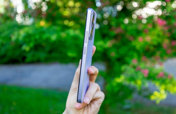Обзор Realme 14T 5G: автономного смартфона с AMOLED-экраном и водозащитой