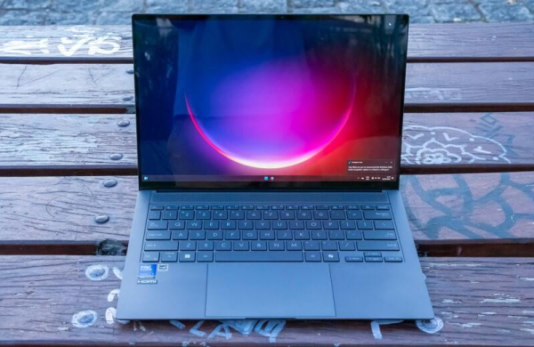 Обзор Asus Zenbook S 14: премиального компактного ноутбука на процессоре Lunar Lake Обзор Asus Zenbook S 14: премиального компактного ноутбука на процессоре Lunar Lake