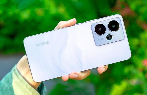 Обзор Realme 14T 5G: автономного смартфона с AMOLED-экраном и водозащитой