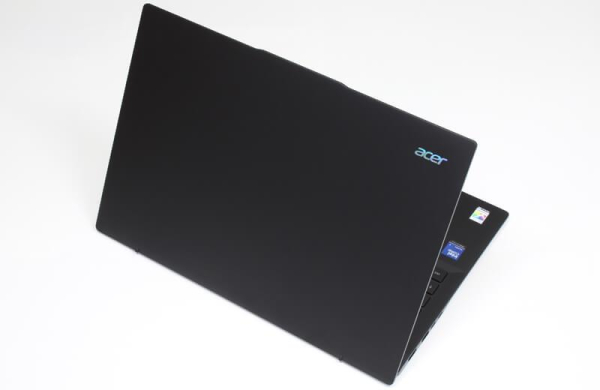 Обзор Acer Swift 16 AI: тонкого ноутбука с большим потрясающим OLED-дисплеем Обзор Acer Swift 16 AI: тонкого ноутбука с большим потрясающим OLED-дисплеем
