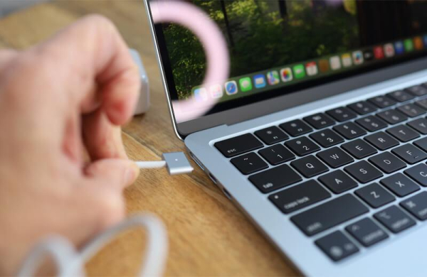 Обзор Apple MacBook Air 13 M4 (2025): лучшего ультрабука с мощным процессором