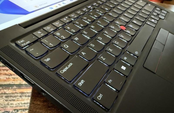 Обзор Lenovo ThinkPad T14s Gen 6: мощного флагманского ноутбука для бизнеса и работы Обзор Lenovo ThinkPad T14s Gen 6: мощного флагманского ноутбука для бизнеса и работы