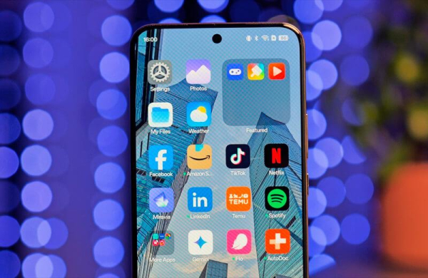 Обзор Realme 14 Pro+: смартфона с интересным дизайном и тремя вспышками Обзор Realme 14 Pro+: смартфона с интересным дизайном и тремя вспышками