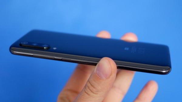 Обзор смартфона Xiaomi Mi 9: детали имеют значение Обзор смартфона Xiaomi Mi 9: детали имеют значение
