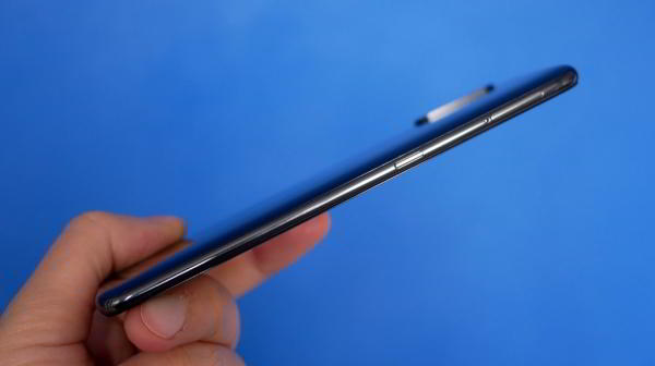 Обзор смартфона Xiaomi Mi 9: детали имеют значение Обзор смартфона Xiaomi Mi 9: детали имеют значение